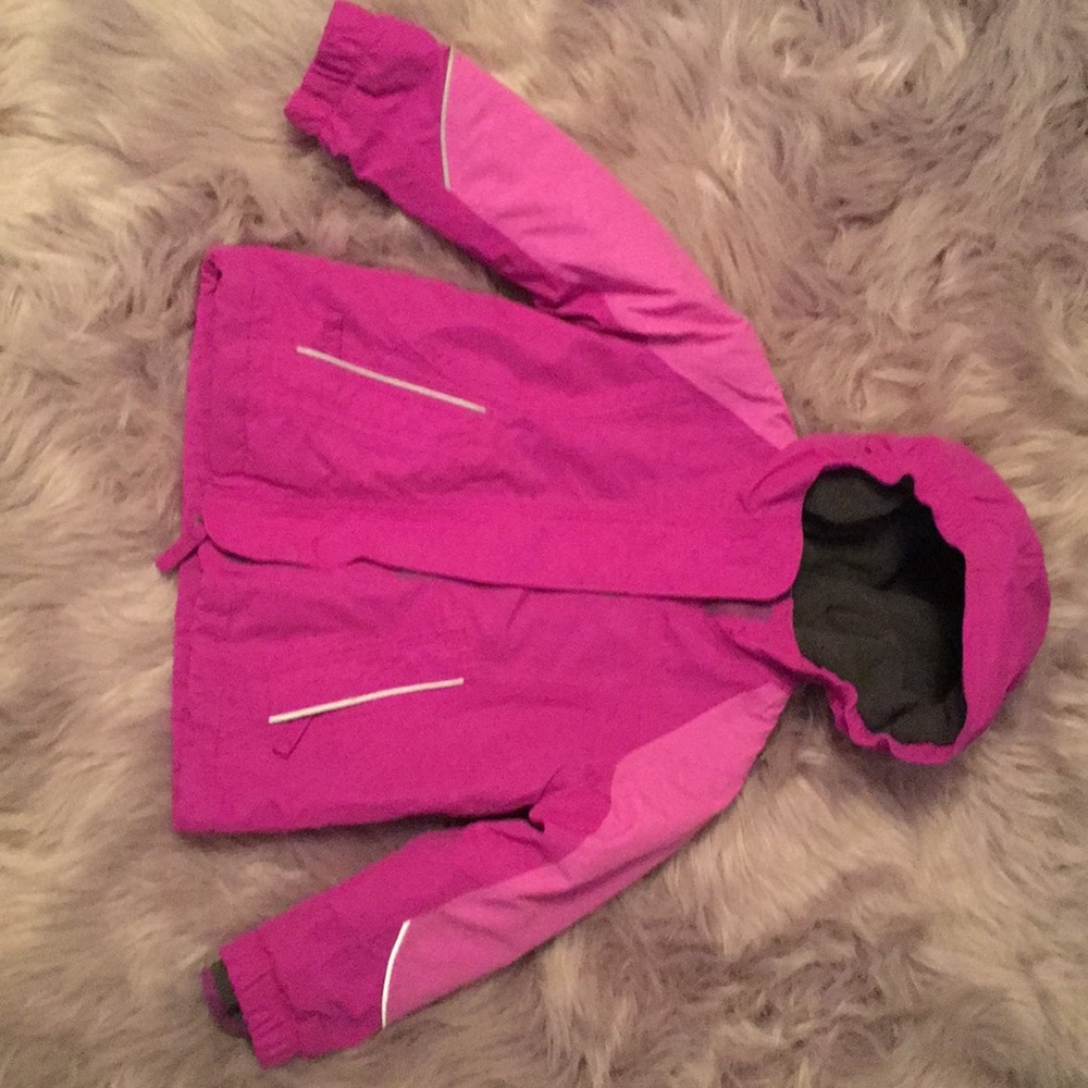 Ski jacket weather proof. 3t great condition